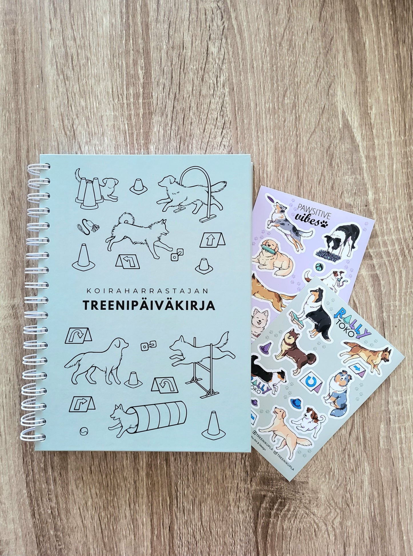 Tuotesetti: Koiraharrastajan treenipäiväkirja ja 2 tarra-arkkia