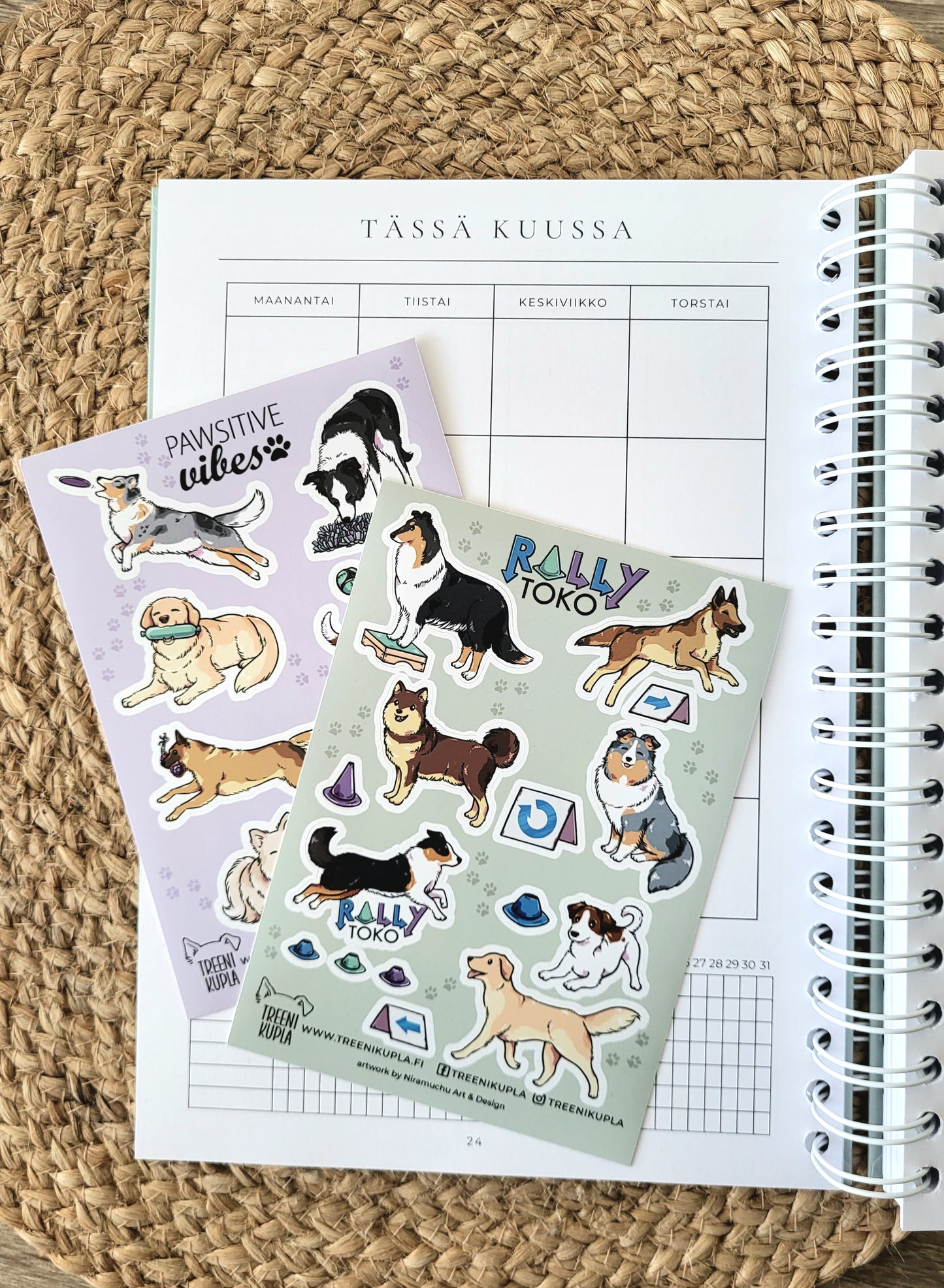 Tuotesetti: Koiraharrastajan treenipäiväkirja ja 2 tarra-arkkia