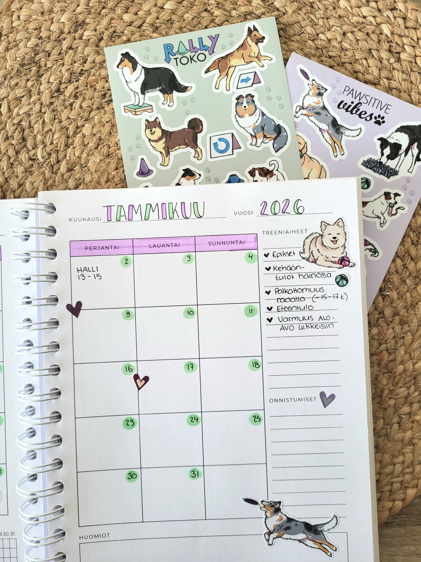 Tuotesetti: Koiraharrastajan treenipäiväkirja ja 2 tarra-arkkia